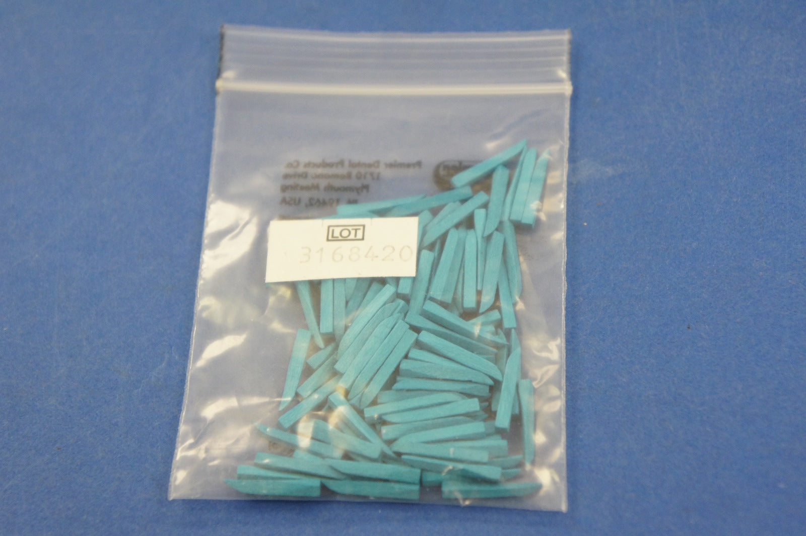 Premier Dental 9061101 Sycamore Anatomical Matrix Wood Wedges #13T Green 400/Bx Premier Dental 9061101 Sycamore Anatomical Matrix Wood Wedges #13T Green 400/Bx